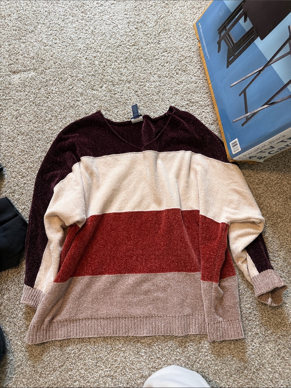 Daytrip Colorblock V-Neck Sweater in Burgundy, Cream & Rust